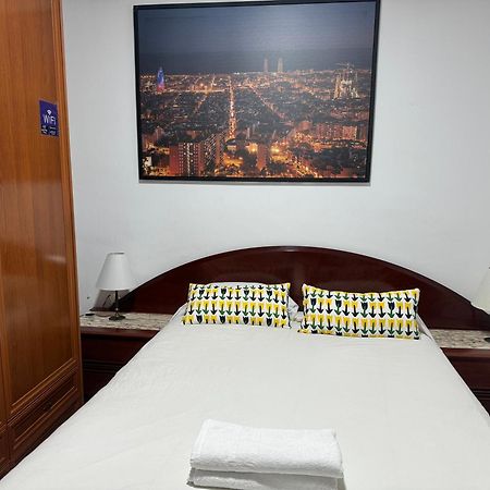 Room Familiar Sants Барселона Экстерьер фото