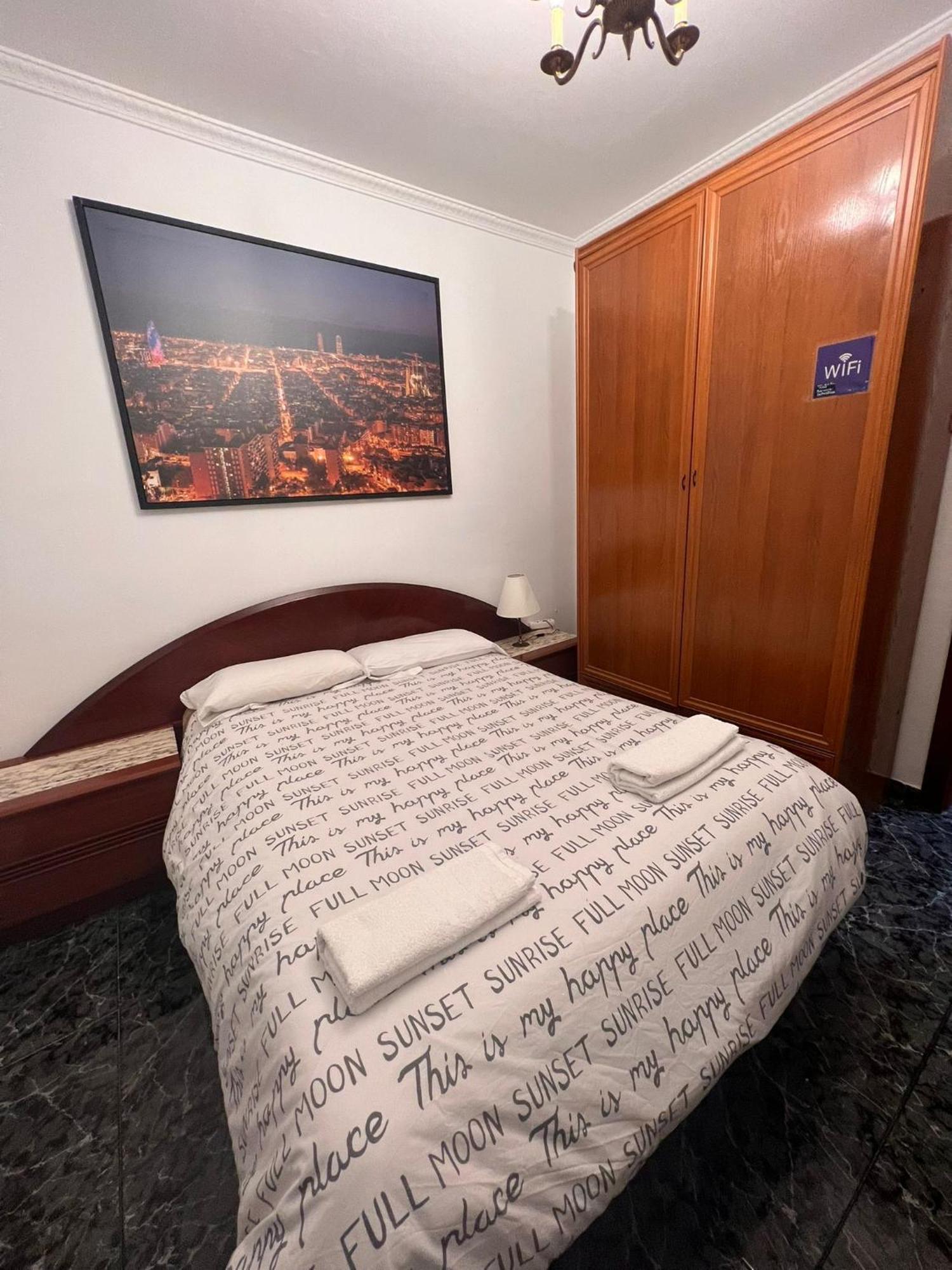 Room Familiar Sants Барселона Экстерьер фото