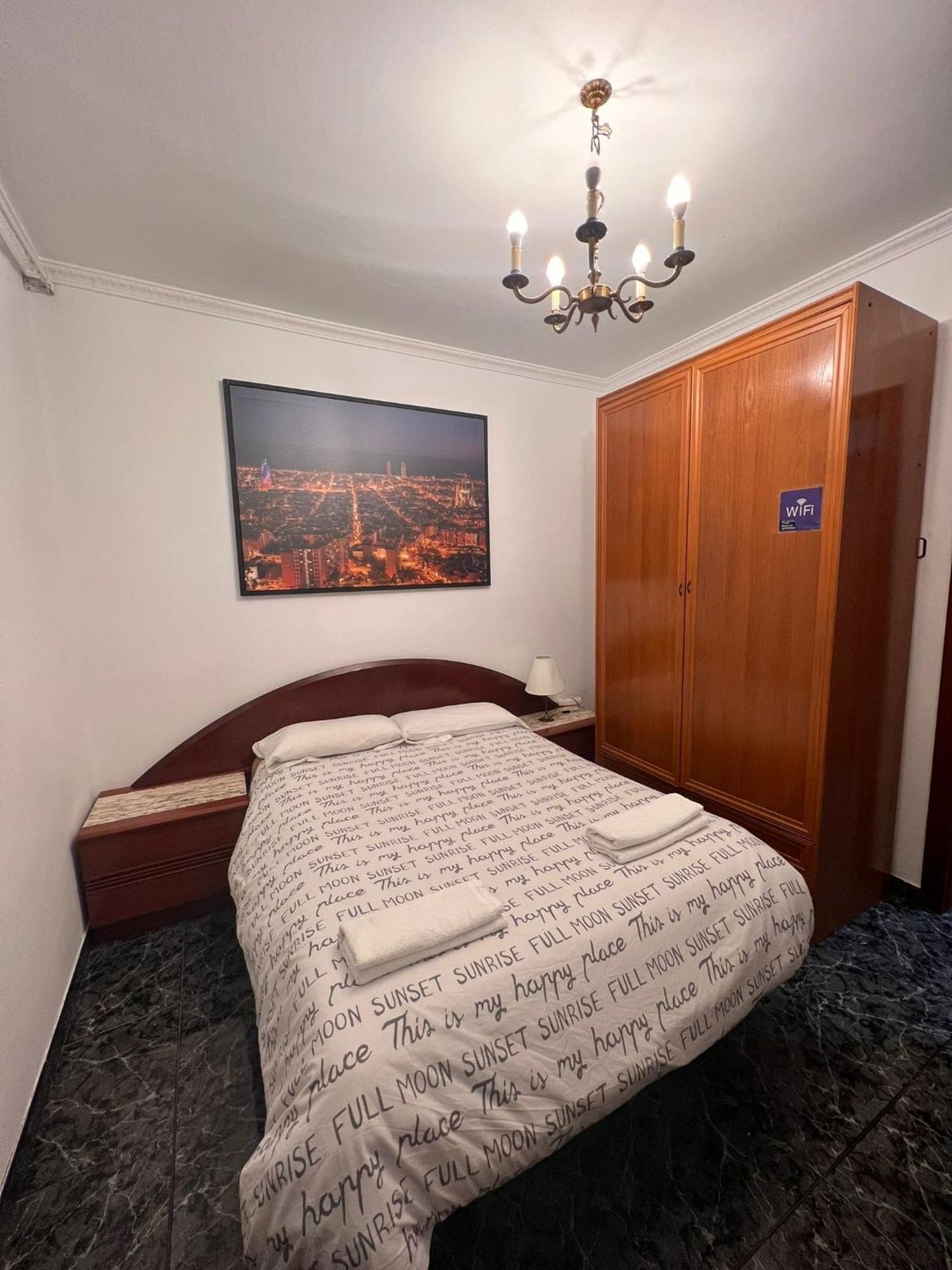 Room Familiar Sants Барселона Экстерьер фото