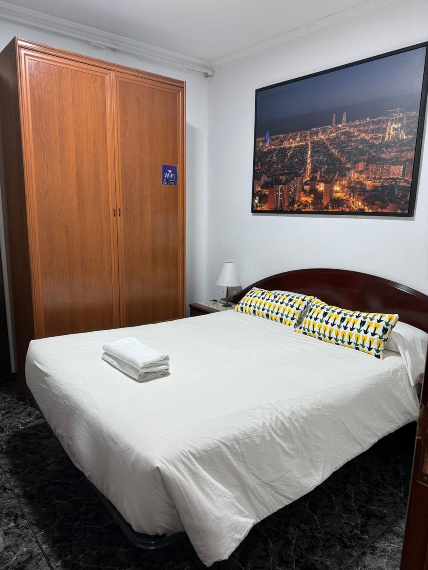 Room Familiar Sants Барселона Экстерьер фото
