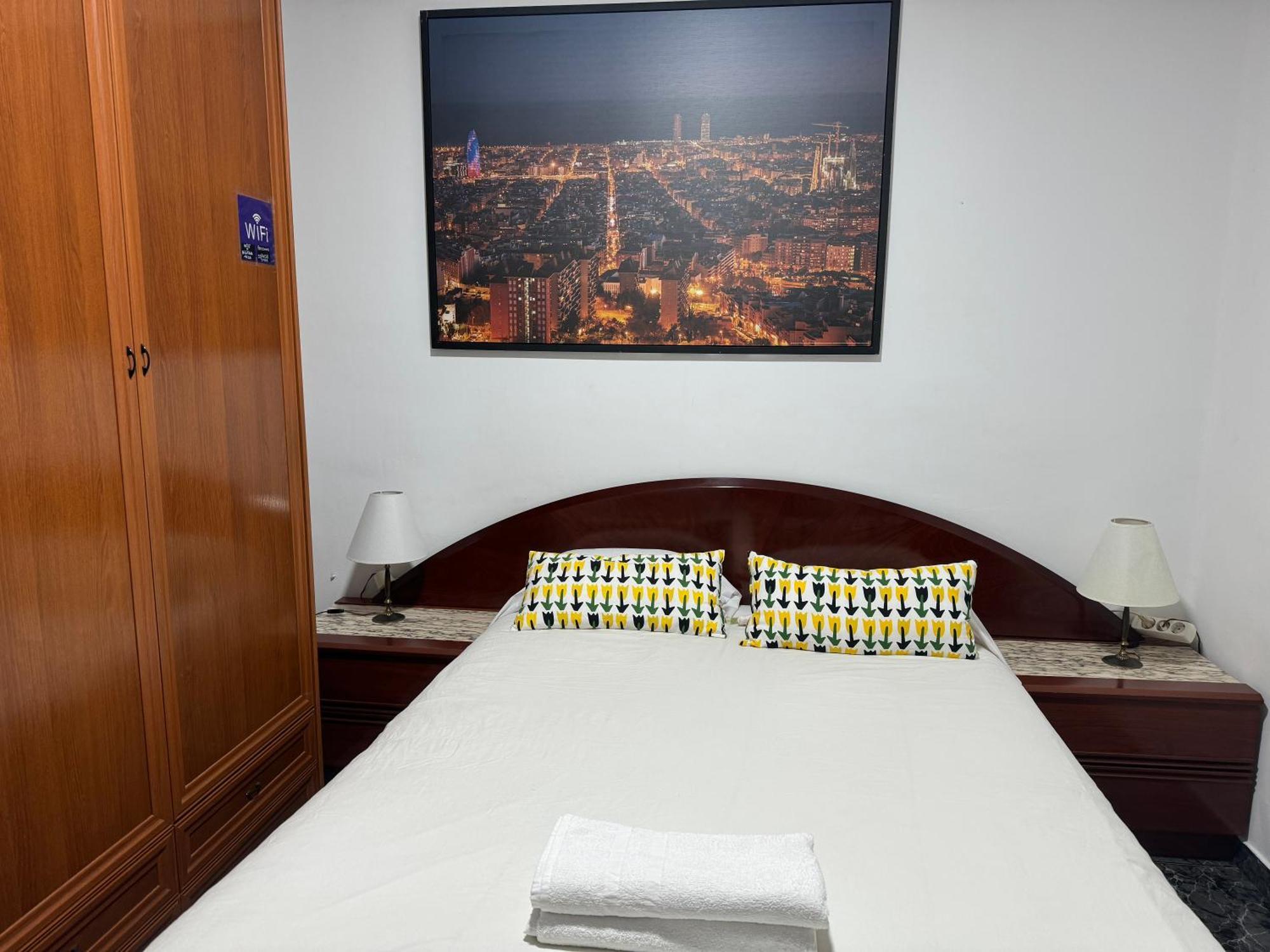 Room Familiar Sants Барселона Экстерьер фото
